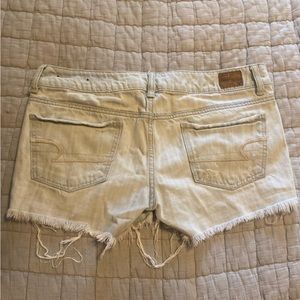 American Eagle women’s jean shorts